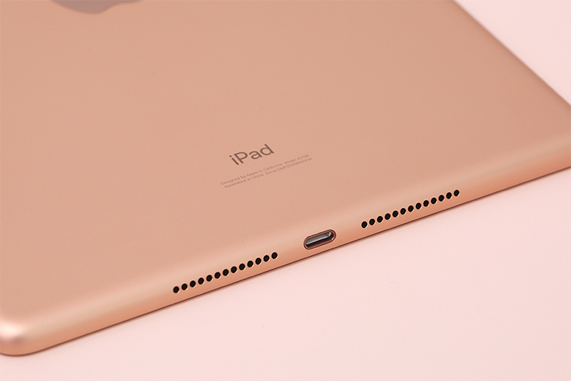 iPad 10.2 inch Wifi Cellular 128GB (2019) | Thiết kế cổng kết nối bàn phím rời