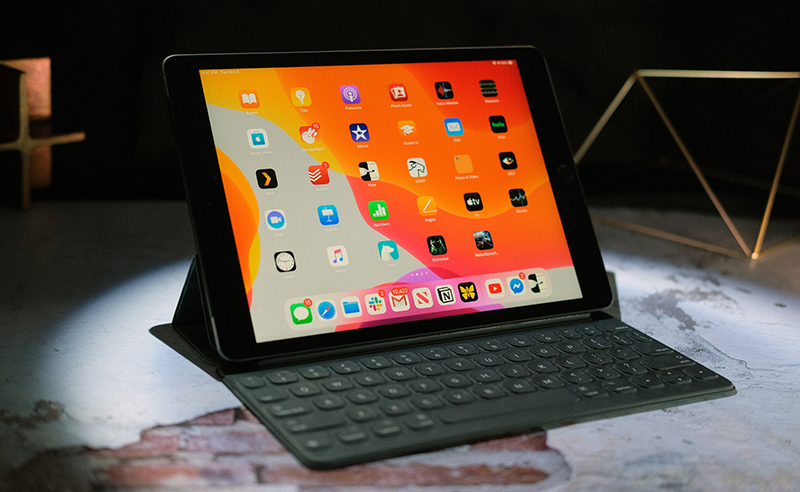 iPad 10.2 inch Wifi Cellular 128GB (2019) | Kết nối với bàn phím rời