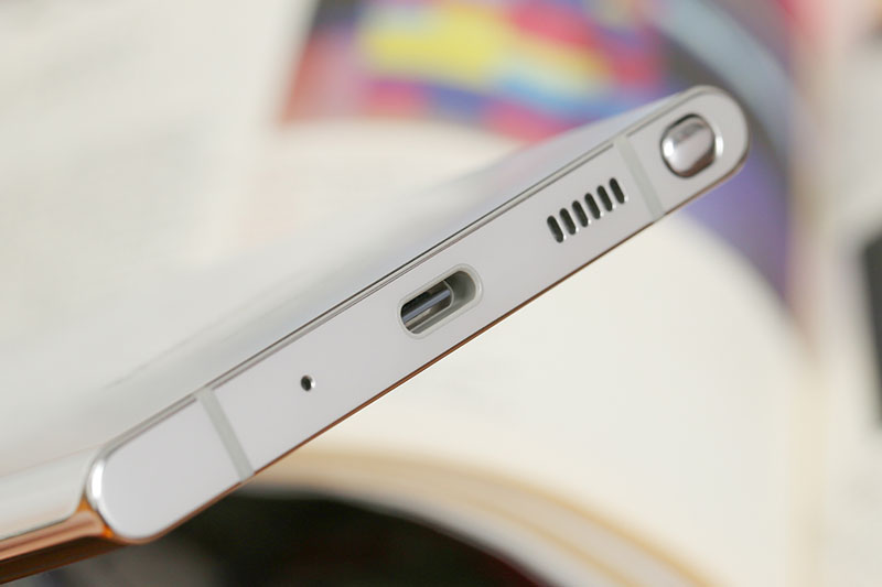 Samsung Galaxy Note 20 Ultra 5G cho thời lượng pin sử dụng thật sự ấn tượng với viên pin 4500 mAh